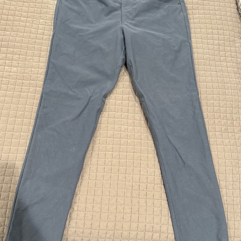 lululemon athletica ABC Slim-Fit 5 Pocket Pant 32L
Utilitech